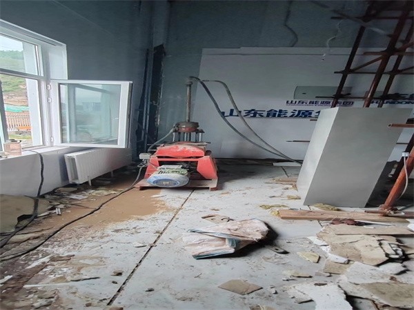 新兴地基基础下沉墙体裂缝加固注浆顶升施工